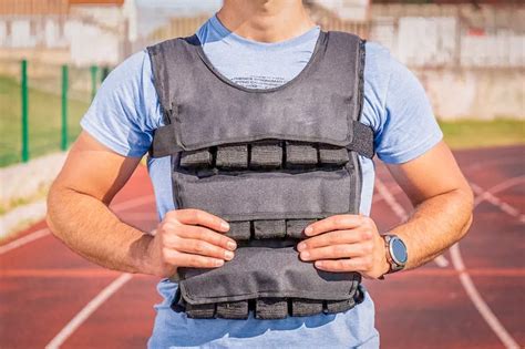 9 Weighted Vest Benefits Tips For Training With A Weight Vest