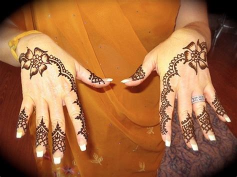 Beautiful Mehndi Designs For Fingers 29