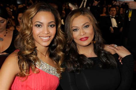 Beyonce S Mother Tina Knowles Files For Divorce