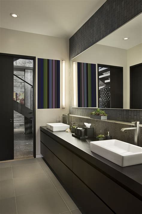 See pictures of interior designs featuring contemporary, modern, traditional and luxury bathrooms. Guest Bathroom Ideas with Pleasant Atmosphere - Traba Homes