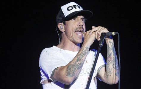 Vocalista Dos Red Hot Chili Peppers Internado De Urgência Movenotícias