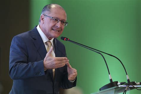 Alckmin se filia ao PSB e avança para ser vice na chapa de Lula CNN