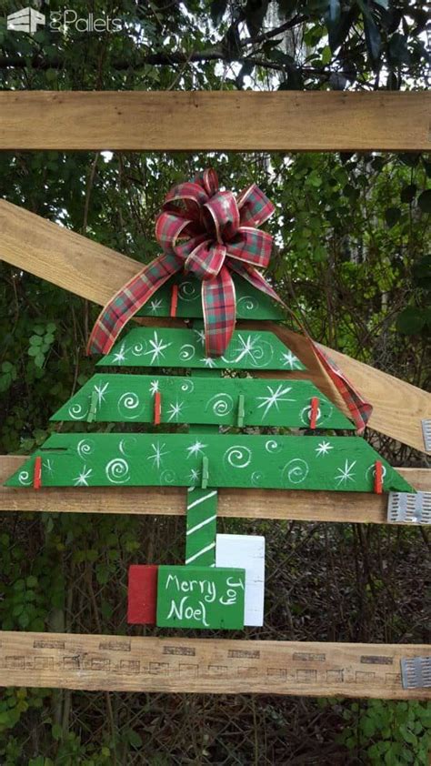 We even carry licensed tableware, including nba, mlb and ncaa. Door Christmas Decorations Sports Team • 1001 Pallets