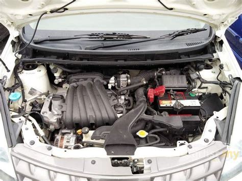 The swept back headlamps add to the dynamic design. Nissan Grand Livina 2009 Impul 1.6 in Selangor Automatic ...