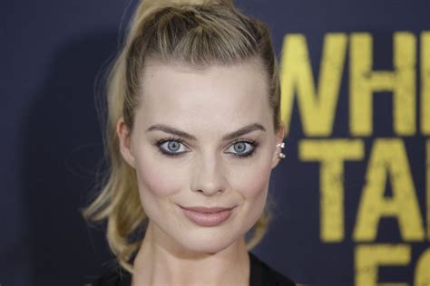 Margot Robbie Is A Strong And Independent Jane In Legend Of Tarzan