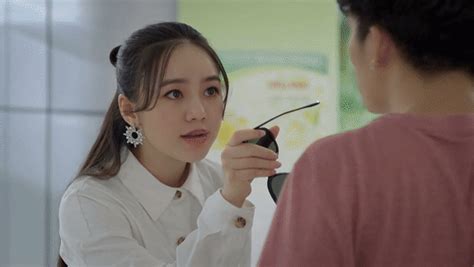 Hiện tại, hầu hết các nhân vật điều này khiến fan tò mò không biết ở hướng dương ngược nắng tập cuối, nút thắt này sẽ nhiều người còn soi ra cả chú quân cũng góp mặt cùng bà cúc. Hướng dương ngược nắng tập 2: Châu cảnh cáo Kiên cực gắt ...