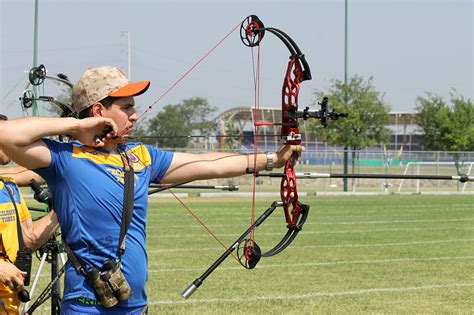 Tiro Con Arco Equipo Joven Y Prometedor Universidad Autónoma De