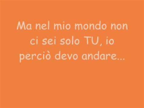 Vorrei poterti ricordare cos con quel sorriso acceso d'amore un'occhiata di sole, come se fosse momenti che restano cos impressi nella mente certi amori regalano un'emozione per sempre certi amori ti lasciano una canzone per sempre. hqdefault.jpg
