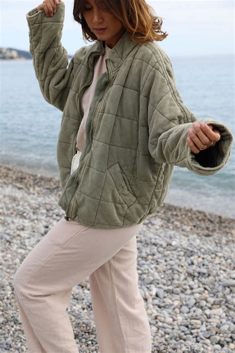 Nov 17, 2020 · make the seed stitch by alternating knit and purl stitches. Dolman Quilted Knit Jacket in 2020 | Quilted jacket outfit ...