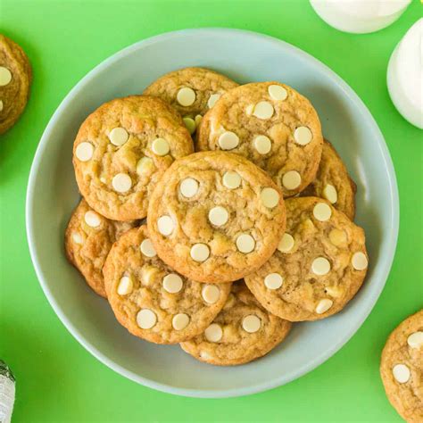 Banana Pudding Cookies With White Chocolate Chips