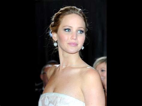 Jennifer Lawrence Apologizes For Brain Fart During Oscar Acceptance