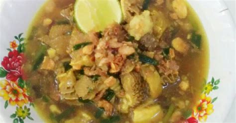 Masukkan 1 sendok teh garam dan 2 lembar daun. Resep Soto Babat Resep Mertua oleh Ny. Rio Alviro - Cookpad