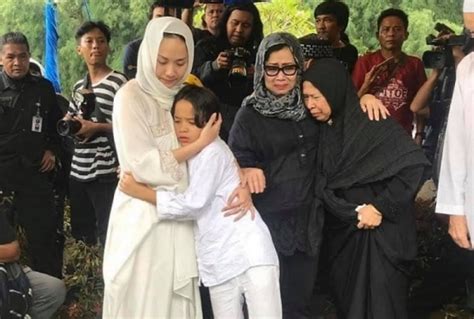 Dengan demikian, konsep toleransi menjadi nilai tersendiri secara sosial dalam hubungan muamalah umat islam dengan pemeluk agama lain. "Macam Budaya Agama Lain" - Netizen Pertikai Letak Gambar ...