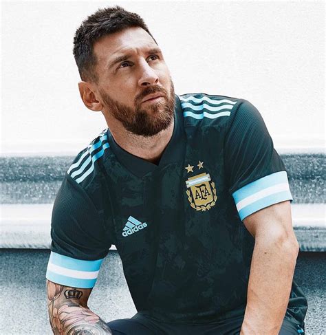 l argentine et adidas dévoilent les maillots pour la copa america 2020