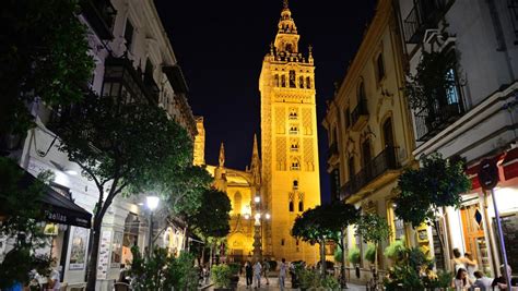 Sevilla fútbol club (spanish pronunciation: Qué ver en Sevilla: consulta los mejores planes