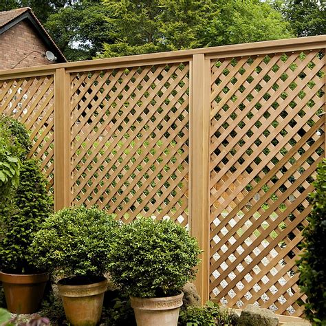15 Quick And Cheap Outdoor Privacy Screen Ideas And Designs