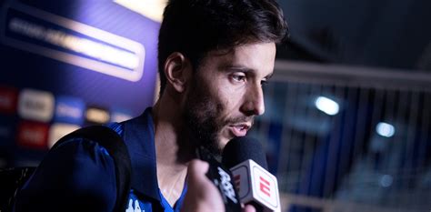 Los futbolistas no jugarán el partido de hoy con patronato. Ricky Alvarez volvió a Vélez y ahora se entrena en el ...