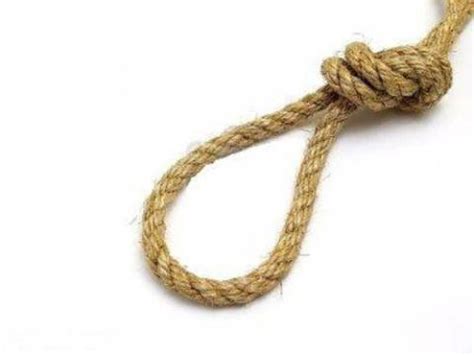 Identifica un essere, un oggetto o un concetto che assume genere femminile. MORTO PER UN GIOCO EROTICO: lo trovano impiccato alla ...