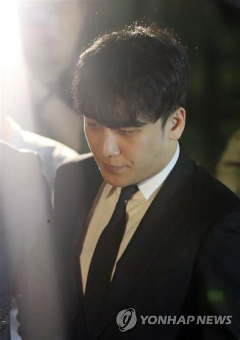 Court Denies Arrest Warrant For Seungri Yonhap News Agency