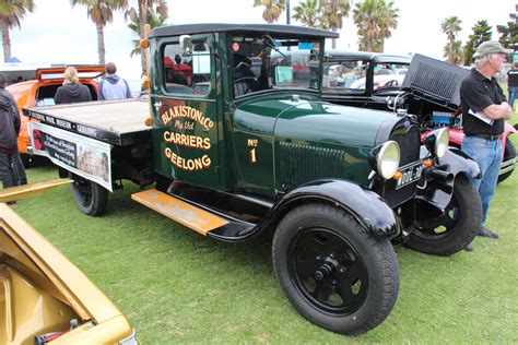 Starting a model a is easy if you know the process. TopWorldAuto >> Photos of Ford Model AA - photo galleries
