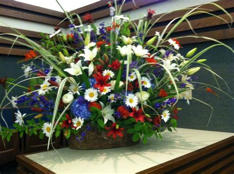 Celebrate our country's independence with patriotic flowers, grown sustainably on flower farms! 101 best Big flower arrangements images on Pinterest | Big ...