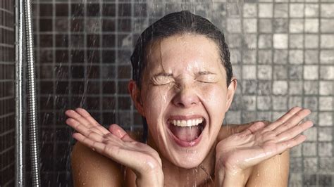 Banho Quente No Frio Faz Mal Especialista Explica Alto Astral
