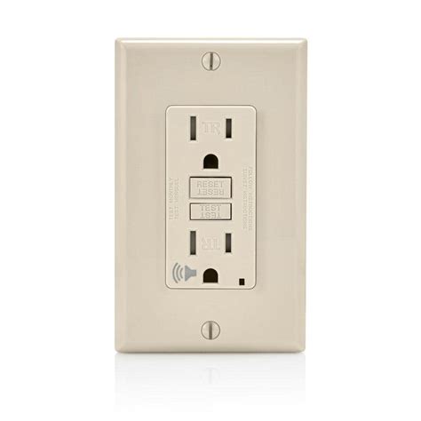 Leviton 15 Amp Smartlockpro Tamper Resistant Gfci Outlet With Audible