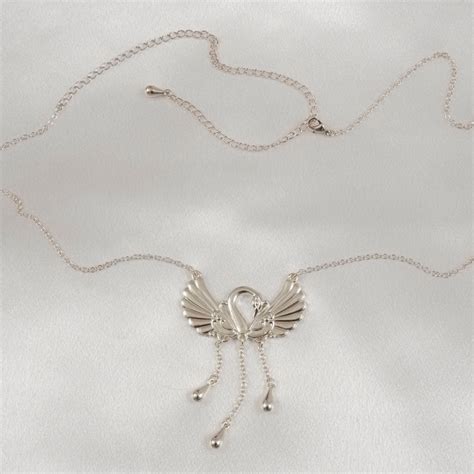 Swan Waist Chain With Dangling Pendants In Gold Or Silver