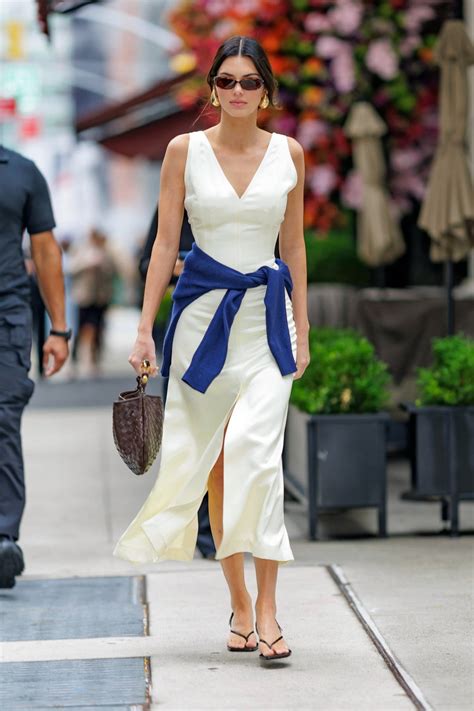 Kendall Jenner looks elegantly chic as she heads to the US Open Men’s
