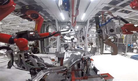 A Rare Glimpse Inside Tesla Model X Robo Factory Wordlesstech