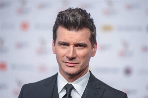 Zazwyczaj bardzo chroni on swoją prywatność i nie pokazuje w mediach społecznościowych swojego życia osobistego. Tomasz Kammel pokazał brata i ojca. Fanki nie mogły ...