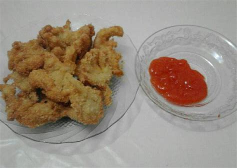 Langkah pertama cuci bersih terlebih dahulu jamur tiram yang telah dipersiapkan tadi, kemudian peras jamur. Resep Jamur Tiram Crispy😋 oleh Komariah. - Cookpad