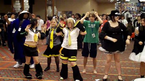 I've been dealing with some pet speaking of which, i just wanted to let everyone know that i am going to be flying to dallas texas next month so that i can attend animefest with my partner. A-Kon 2009 Dallas Texas - Napoleon Dynomite Kid Dancing A ...