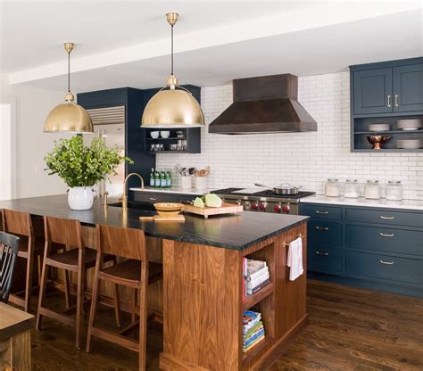 Navy blue is the color of the moment for kitchens. A Navy Blue Kitchen Reveal