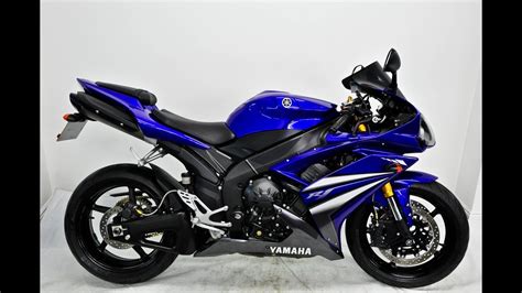 Yamaha R1 Blue