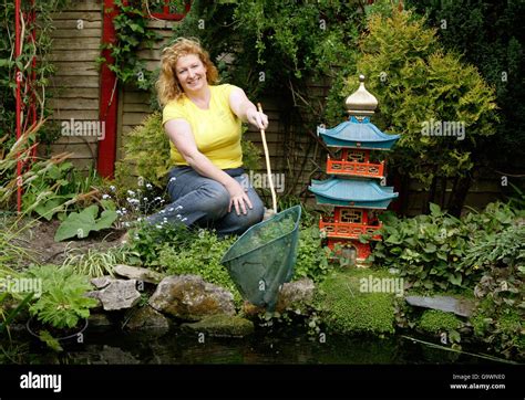 Charlie Dimmock Garden Stock Photos And Charlie Dimmock Garden Stock