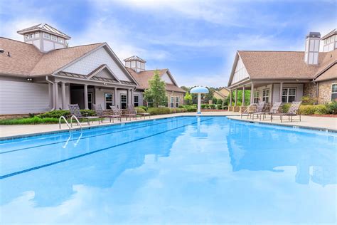 Vineyards of Brown's Mill - Apartments in Atlanta, GA
