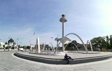 Perintah reman dikeluarkan penolong pendaftar mahkamah majistret, alor setar, rashidah azmi, selama tujuh hari bermula hari ini hingga 20 mei. 10 TEMPAT BERSEJARAH MENARIK WAJIB DILAWATI DI ALOR SETAR ...