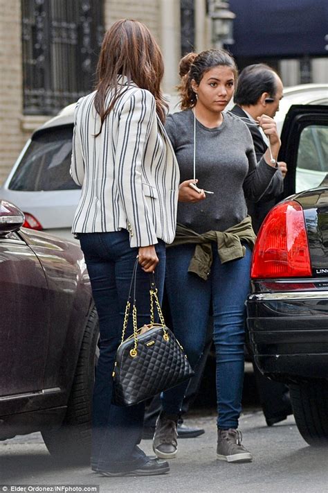 David Bowies Teenage Daughter Lexi Seen For First Time Since Singers