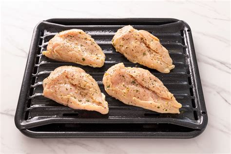 How To Broil Chicken To Juicy Perfection In 3 Easy Steps