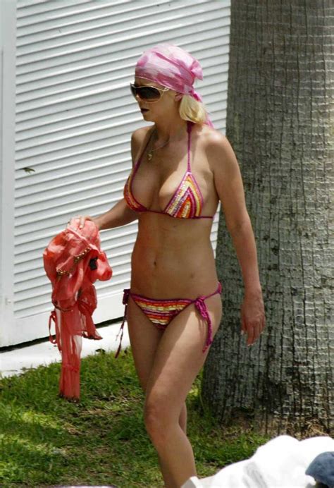Tara Reid Oops Nipple Slip Pictures And Paparazzi Pictures Porn Pictures Xxx Photos Sex Images
