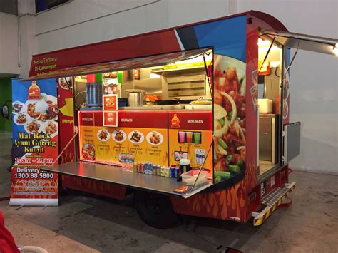 Ayam goreng kunyit ini adalah makanan favorit keluarga awita! ayam: nasi ayam kunyit mat rock delivery