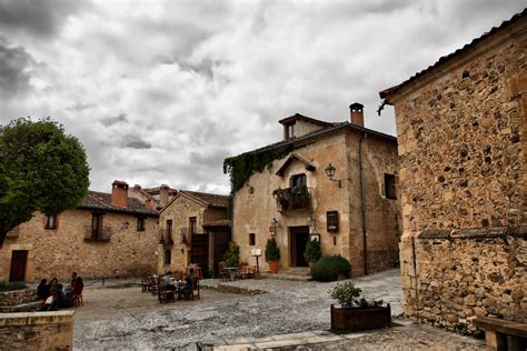 Acueducto de segovia y alcázar de segovia son los lugares más elegidos para visitar. Pedraza - Segovia Sur