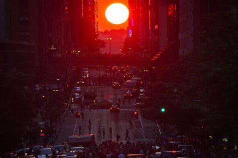 Manhattanhenge 2014 Last Chance To Watch The Sun Line Up With The City