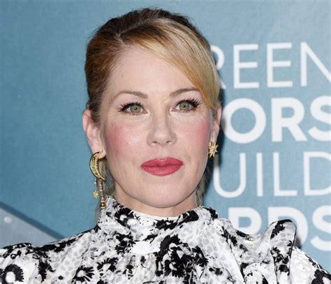 Christina Applegate Receives Standing Ovation At The Emmys References Her First Tv Appearance