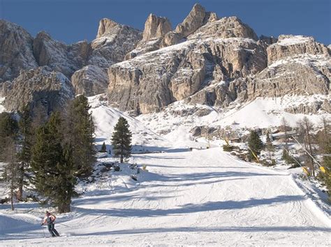 Skiing Cortina Dampezzo Italian Dolomites Belluno Places To Go