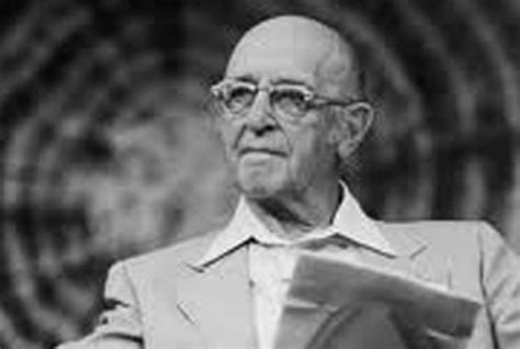 10 Facts about Carl Rogers | Fact File