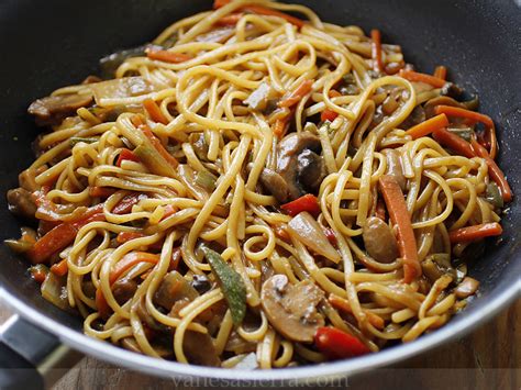 Con las recetas de nestlé cocina conseguirás platos riquísimos cuando quieras. Comida china pa'l almuerzo: Tallarines con verduras ...