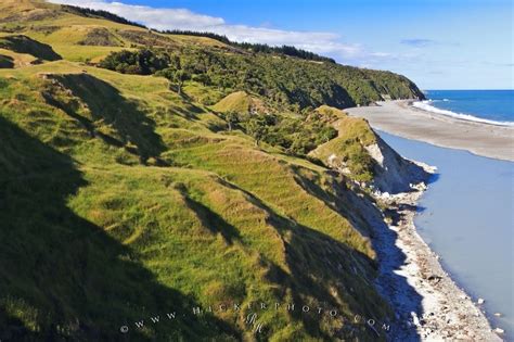New Zealand Scenic Hill Coastline Photo Information