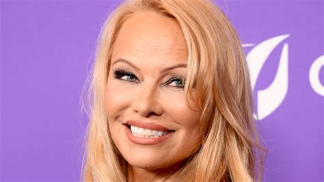 Pamela Anderson Is In Her Makeup Free Era See Photo Allure